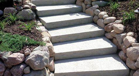 Unilock® Ledgestone Steps