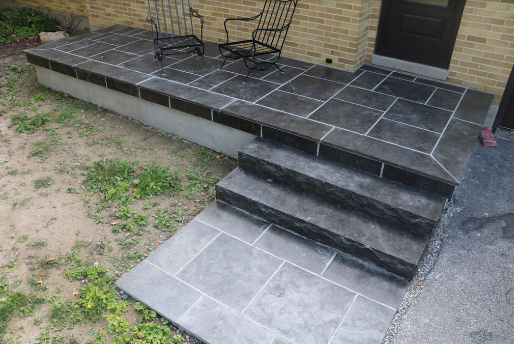 Banas Stones® Rockfaced Coping - Antique Black