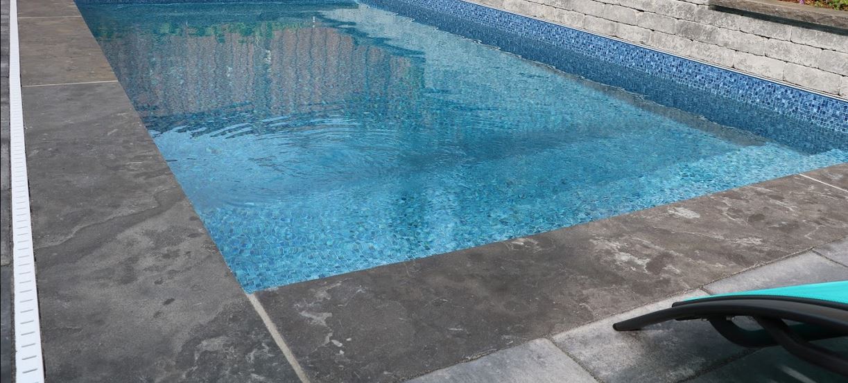 Banas Stones® Bullnose Coping - Antique Black