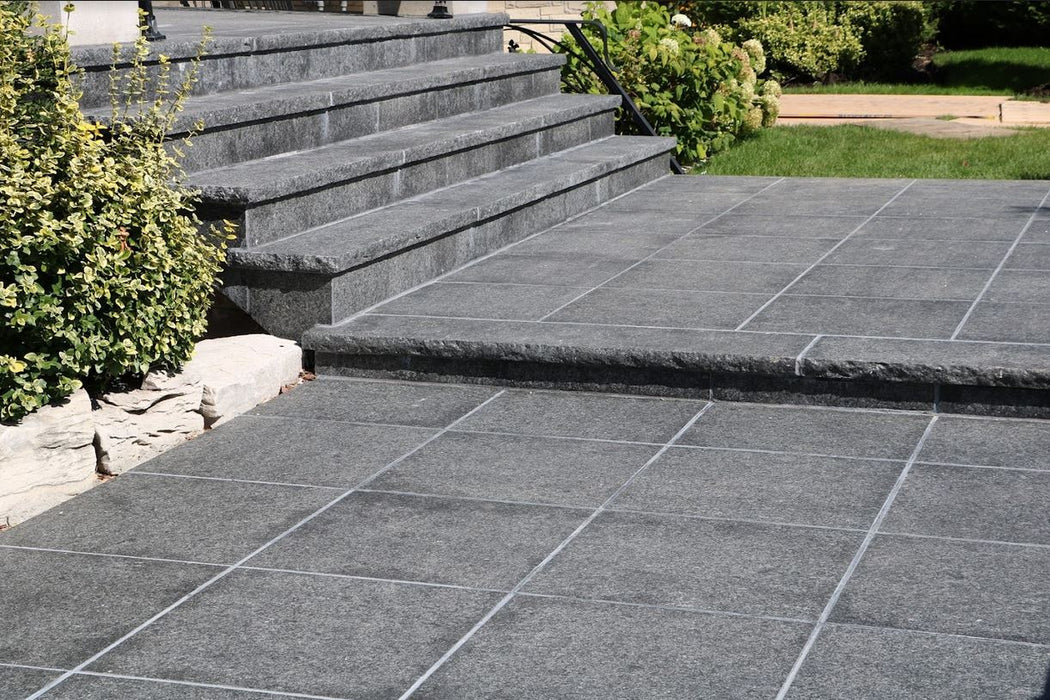 Banas Stones® Rockfaced Coping - Black Pearl