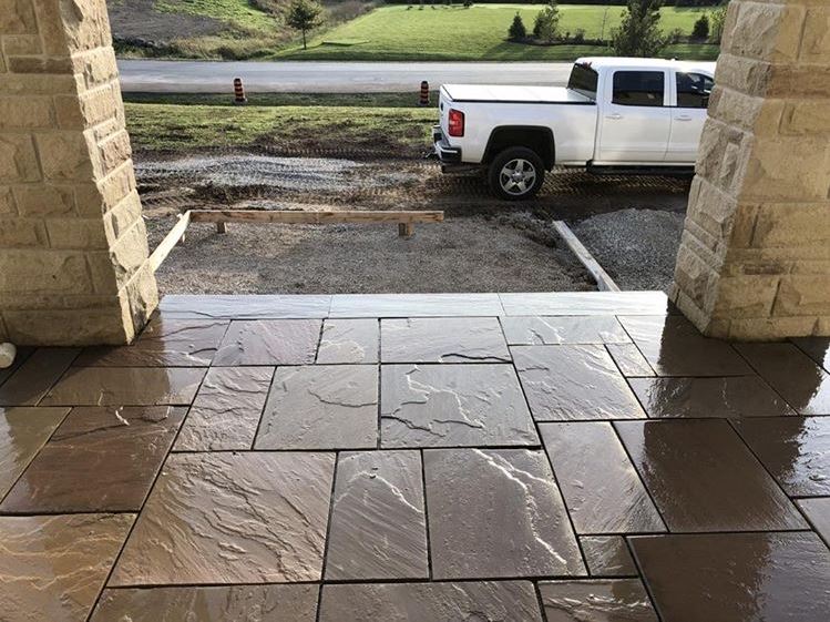 Banas Stones® Bullnose Coping - Brown