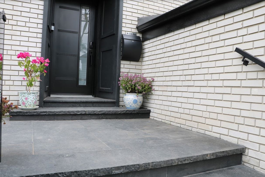 Banas Stones® Rockfaced Coping - Kota Black