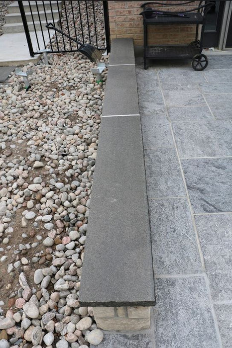 Banas Stones® Rockfaced Coping - Sombre