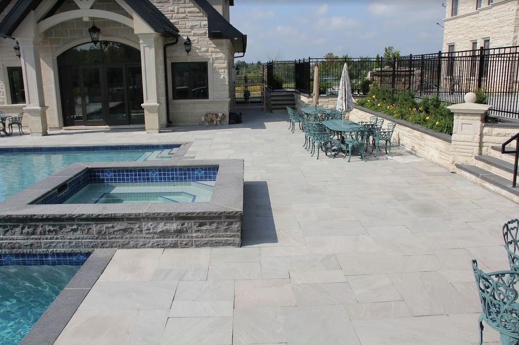 Banas Stones® Rockfaced Coping - Sombre