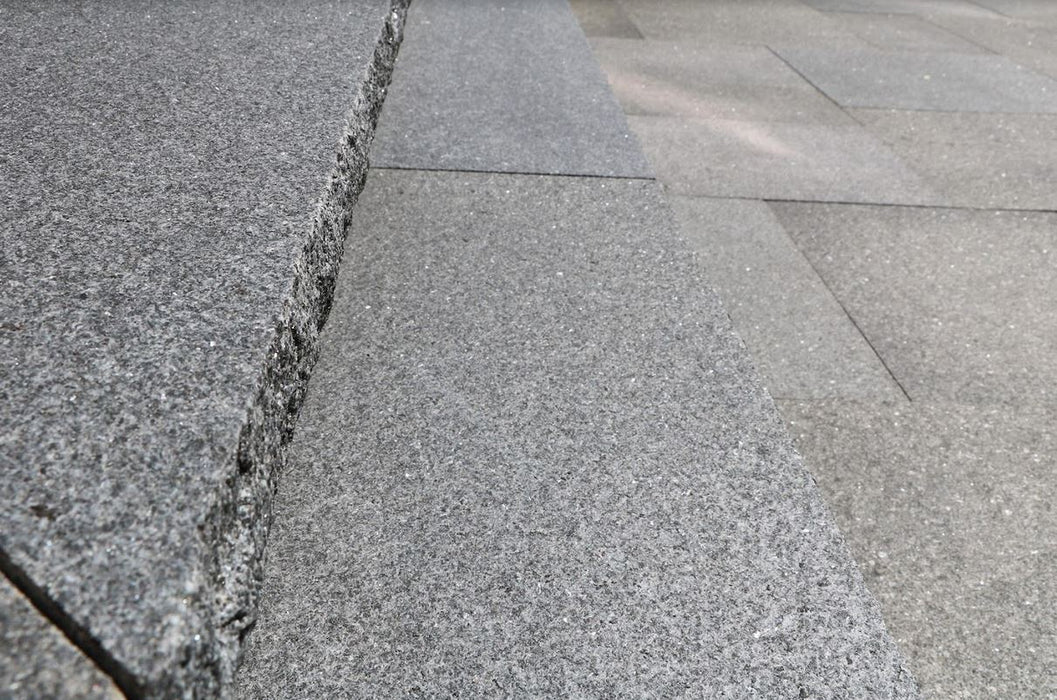 Banas Stones® Rockfaced Coping - Sombre